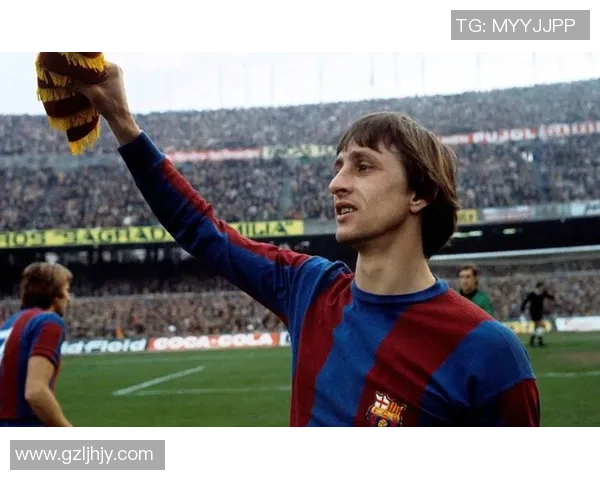 50岁足球巨星依然闪耀赛场传奇时刻解析 50岁足球巨星依然闪耀赛场传奇时刻解析