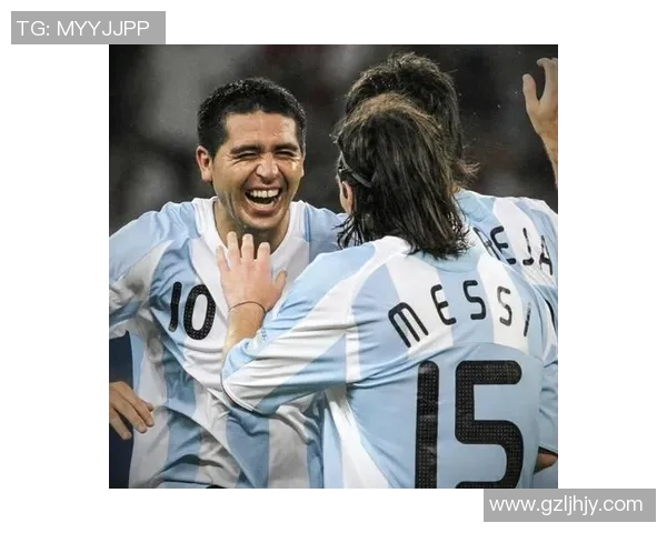 世界足球巨星同台竞技璀璨时刻共赏荣耀瞬间 世界足球巨星同台竞技璀璨时刻共赏荣耀瞬间