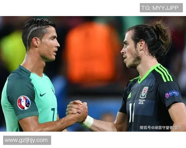 世界顶级球星齐聚绿茵上演激情四射的小型足球巅峰对决 世界顶级球星齐聚绿茵上演激情四射的小型足球巅峰对决