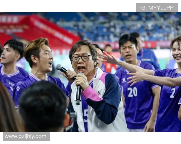 全球足球巨星齐聚一堂 见证辉煌时刻的精彩集体合影