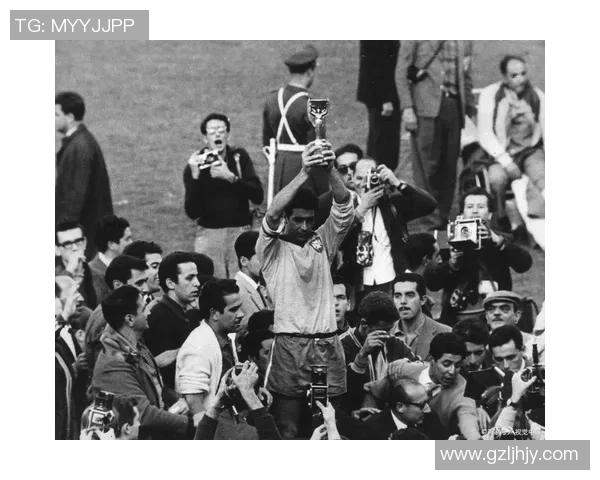 唯一进世界杯的足球传奇球星：他的坚持与荣耀成就历史辉煌