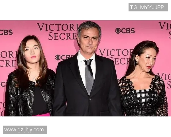 国外足球球星老婆们的豪华生活与幕后故事揭秘 国外足球球星老婆们的豪华生活与幕后故事揭秘